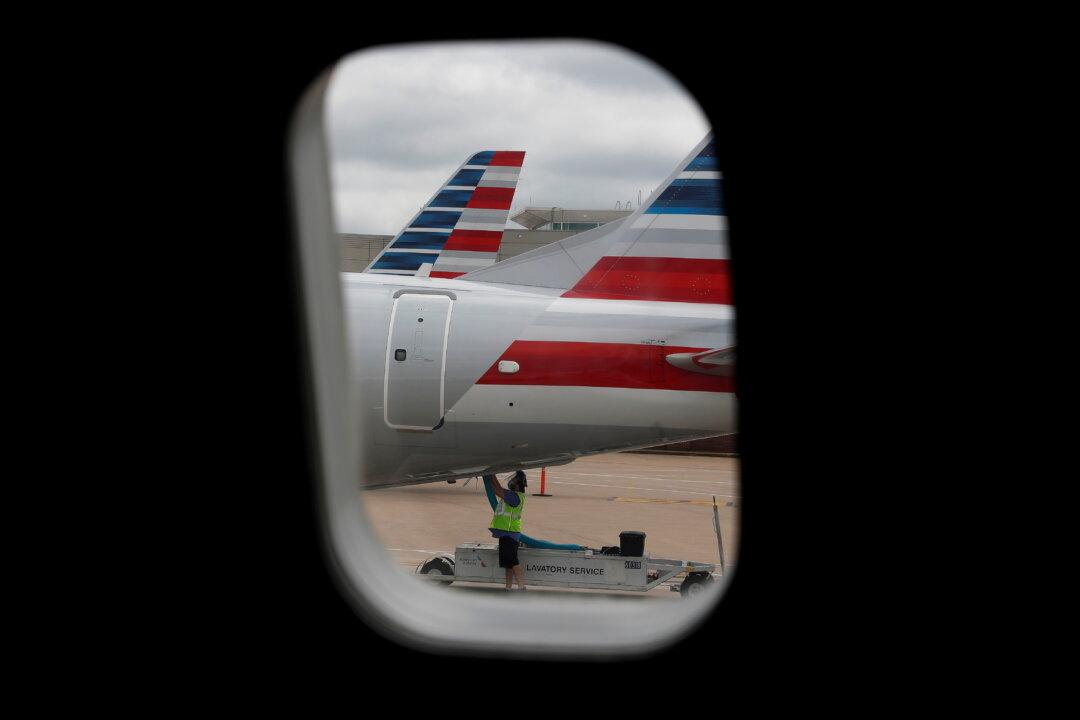 US Charges Passenger With Assaulting American Airlines Flight Attendant 