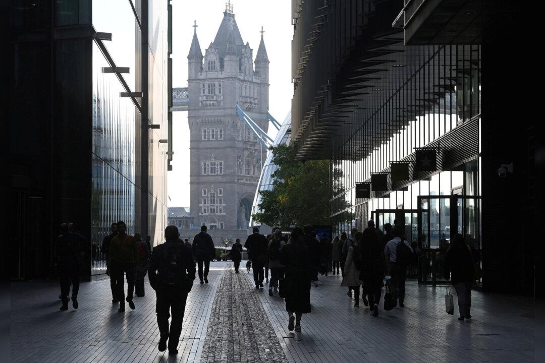 UK Recovery Perks up Despite Consumer Gloom and Inflation Surge