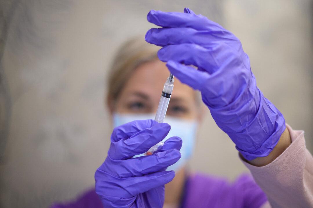 CDC Endorses Boosters for Moderna, J&J, Mixing Shots