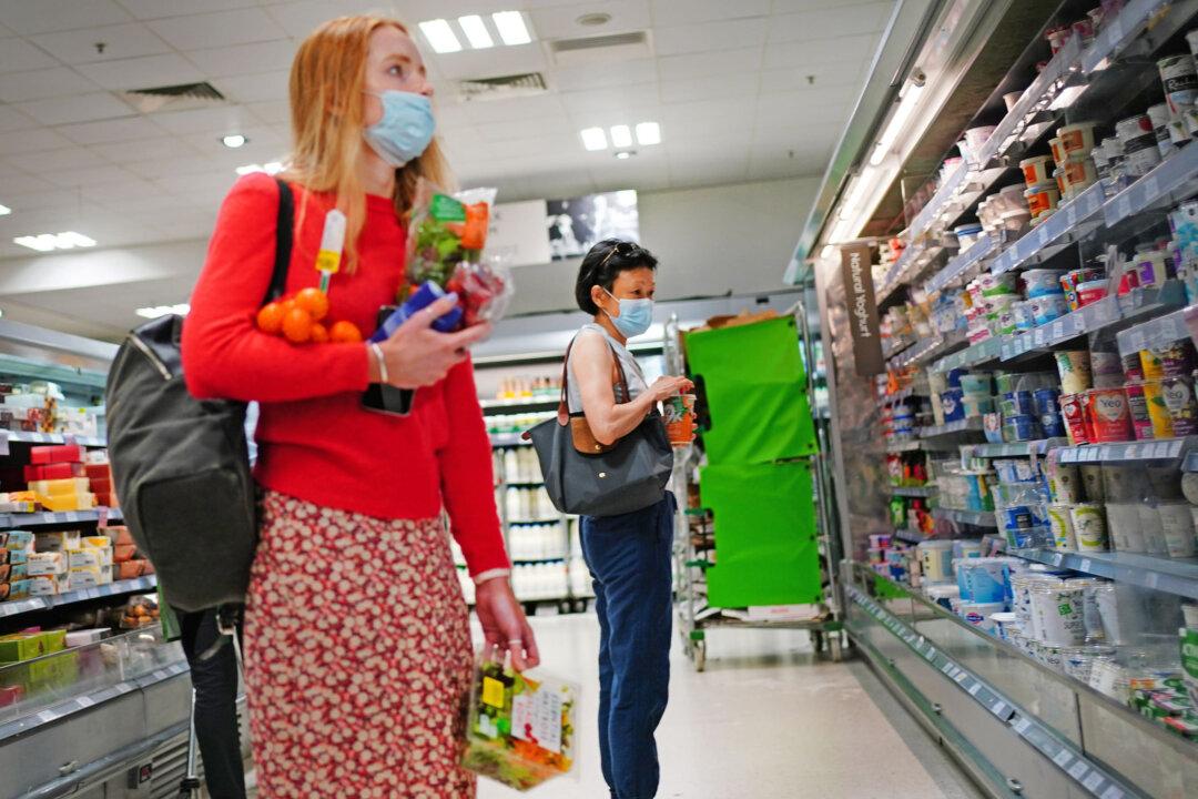 UK Retail Sales Fall for 5th Consecutive Month