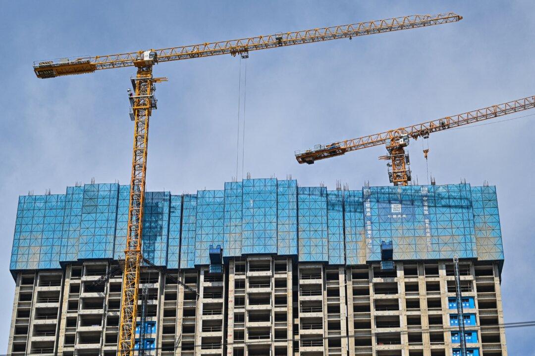 Chinese Property Developers Funding Plummets Amid Deepening Liquidity Crunch