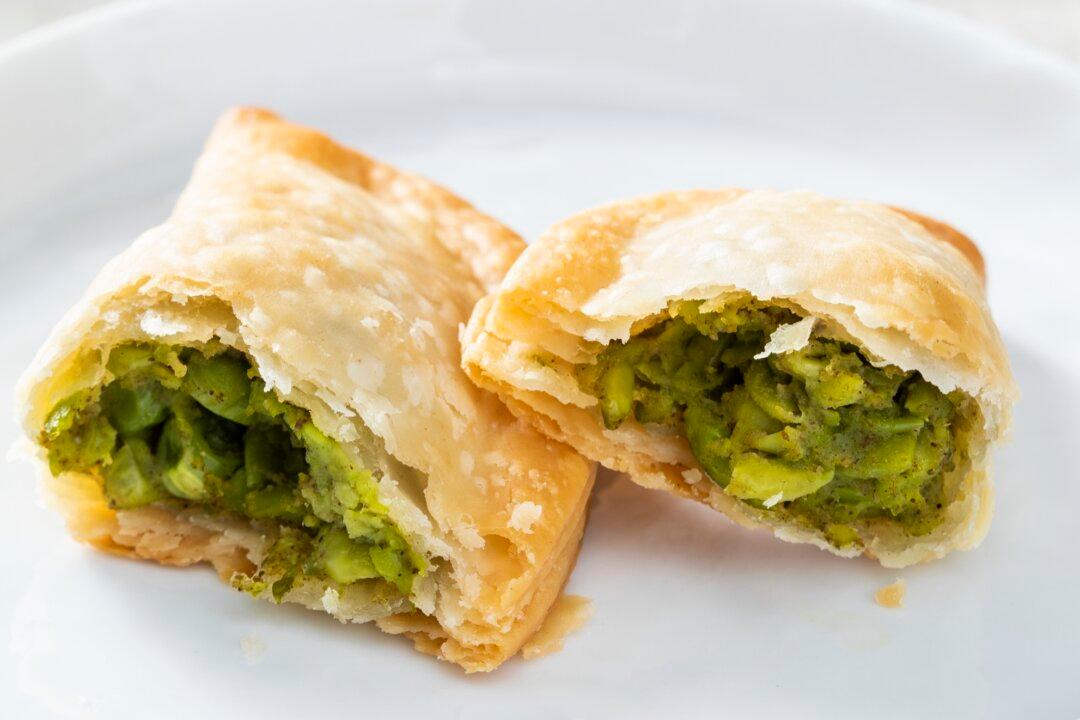 Celebrate Diwali With This Savory Karanji