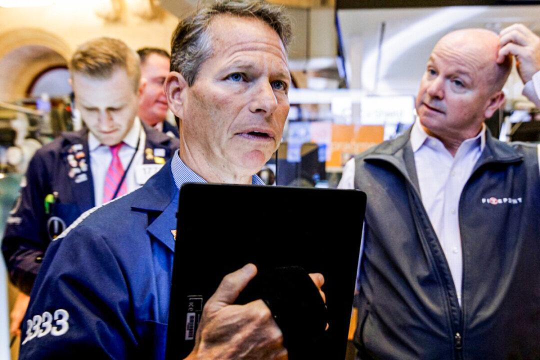 Nasdaq, S&P 500 End Lower, Dragged Down by Communications Services