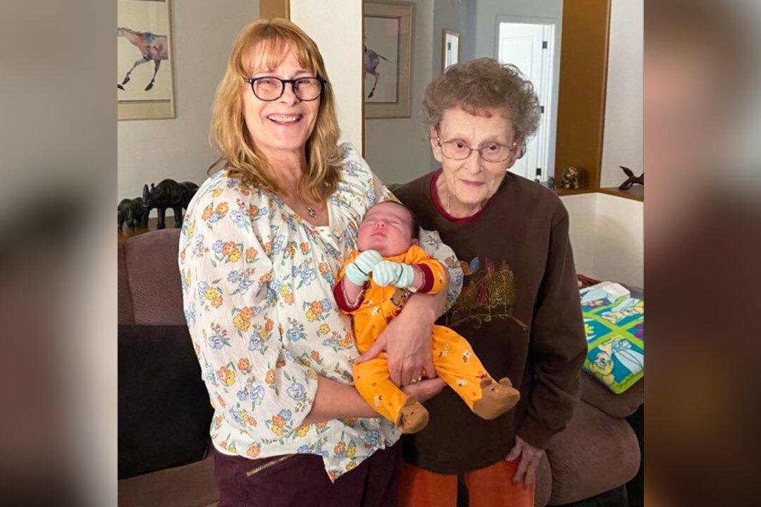 3 Generations of an Arizona Family Beat the Odds Sharing the Same Birthday
