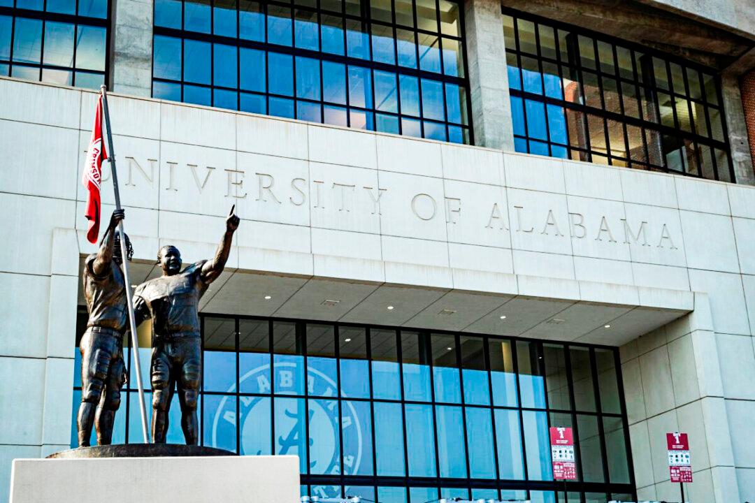 To Retain Federal Funding, University of Alabama and Auburn University Say Employees Must Get Vaccinated