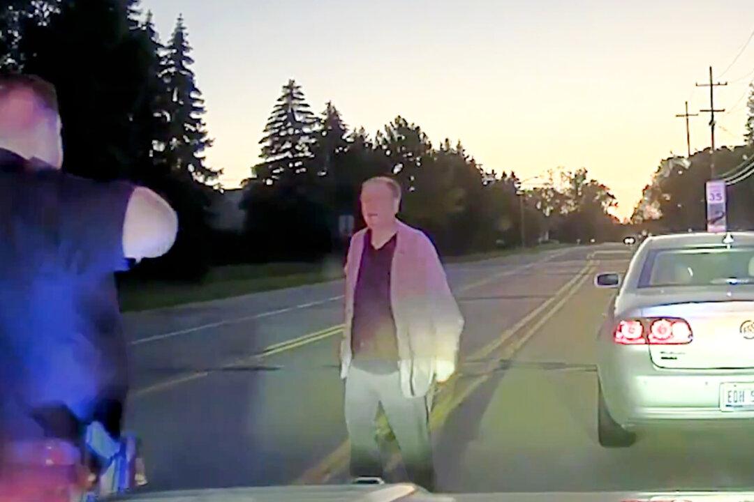 Police Stop Distraught Elderly Man for Speeding—Help Connect His New TV Instead of Giving Ticket