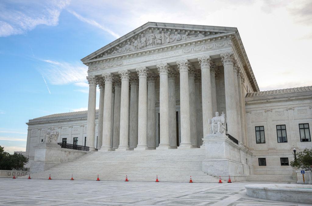 Supreme Court Agrees to Hear Taco Bell Overtime Dispute