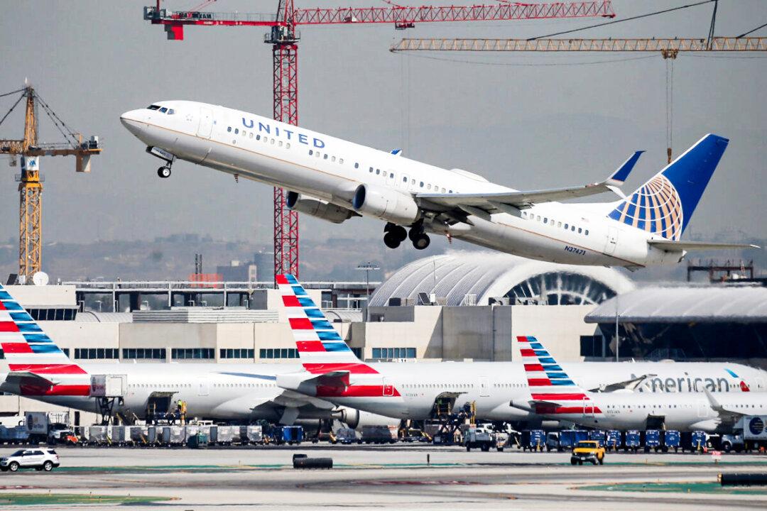 Man Arrested for Allegedly Trying to Stab Attendant on Flight From Los Angeles