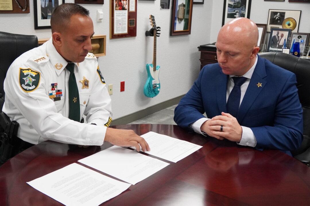 Florida Sheriff Smashes Jail Inmates’ Post Card Meth-Smuggling Operation