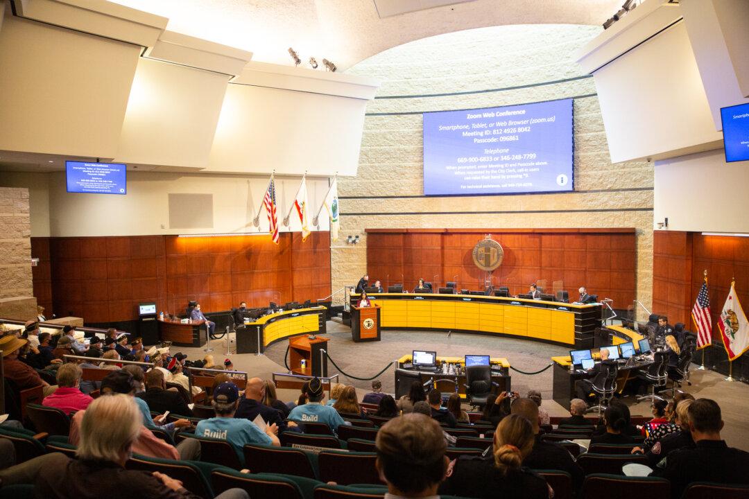 Irvine to Consider Including Citizens in Discussion on Districting