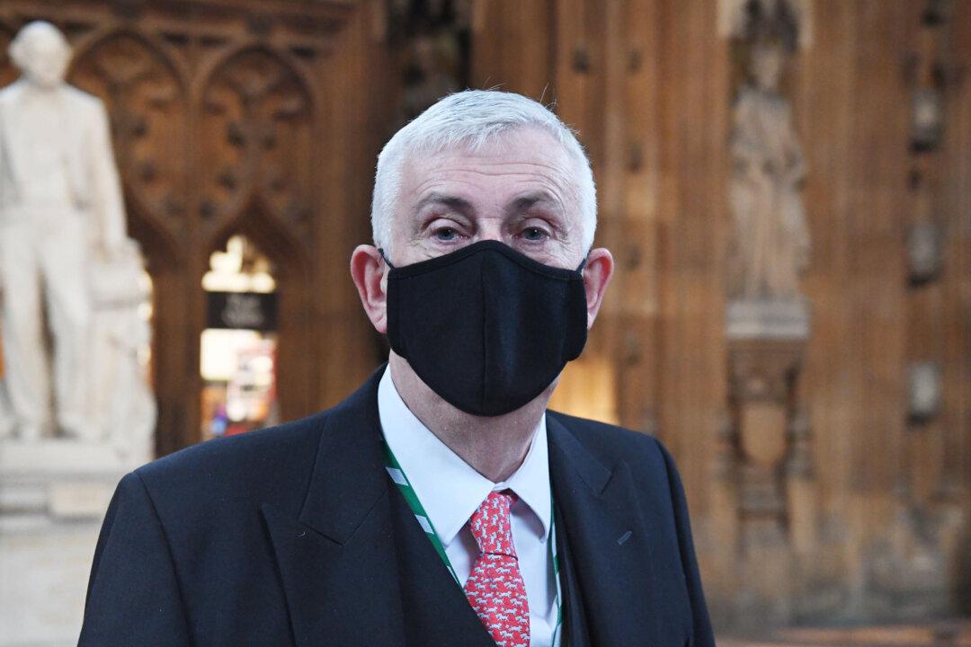 House of Commons Mandate Masks for All but MPs