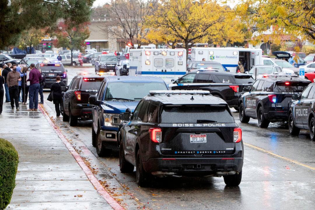 Suspect in Shooting at Boise Mall Dies, Identified