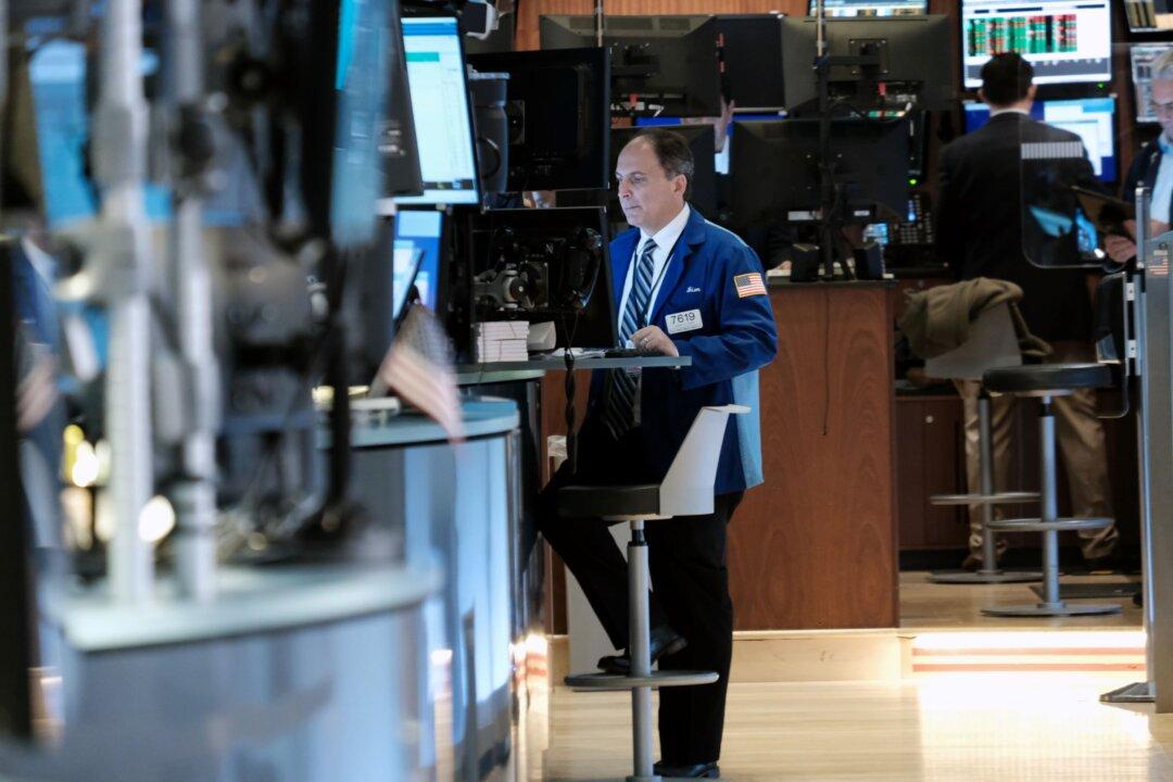 Nasdaq Rises After Strong Microsoft Forecast