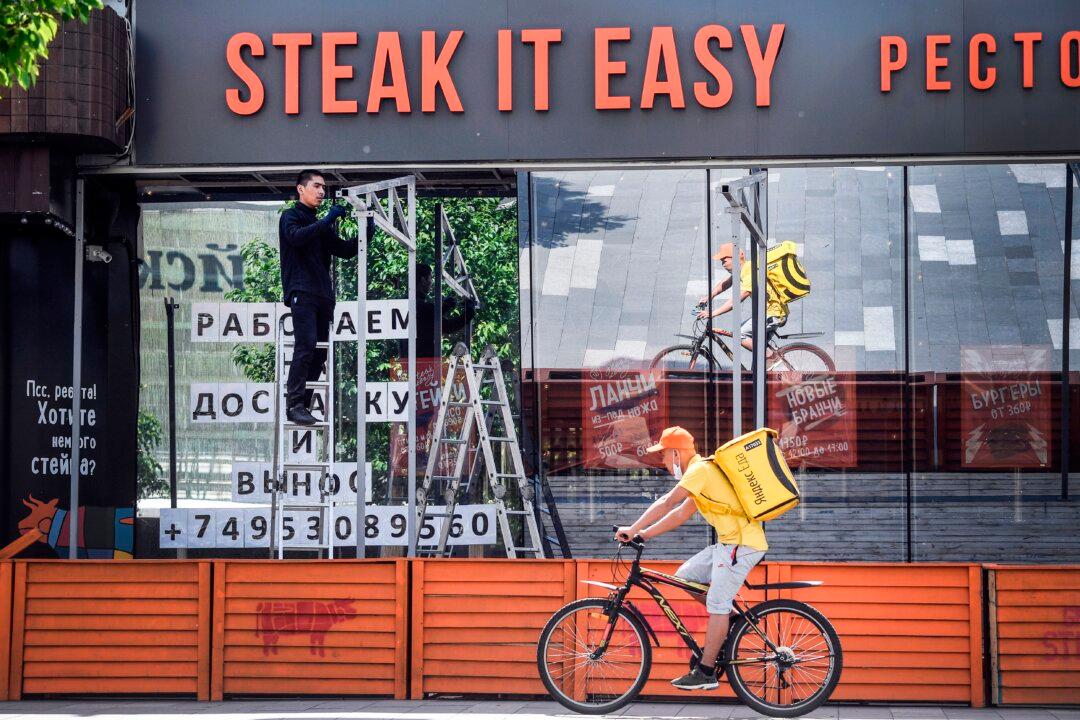 Russian Capital Locks Down Amid Rise in COVID-19 Infections