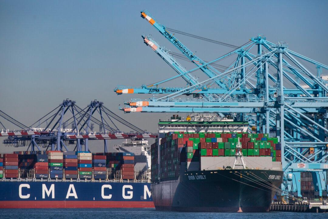 Supply Chain Woes to Worsen in Summer Months: Trucking Company