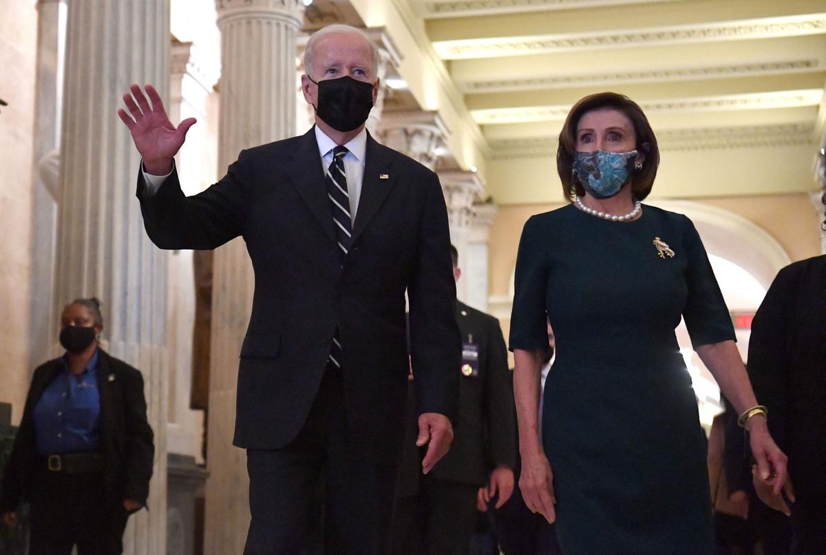 A Tax Gift to the Rich Divides Democrats