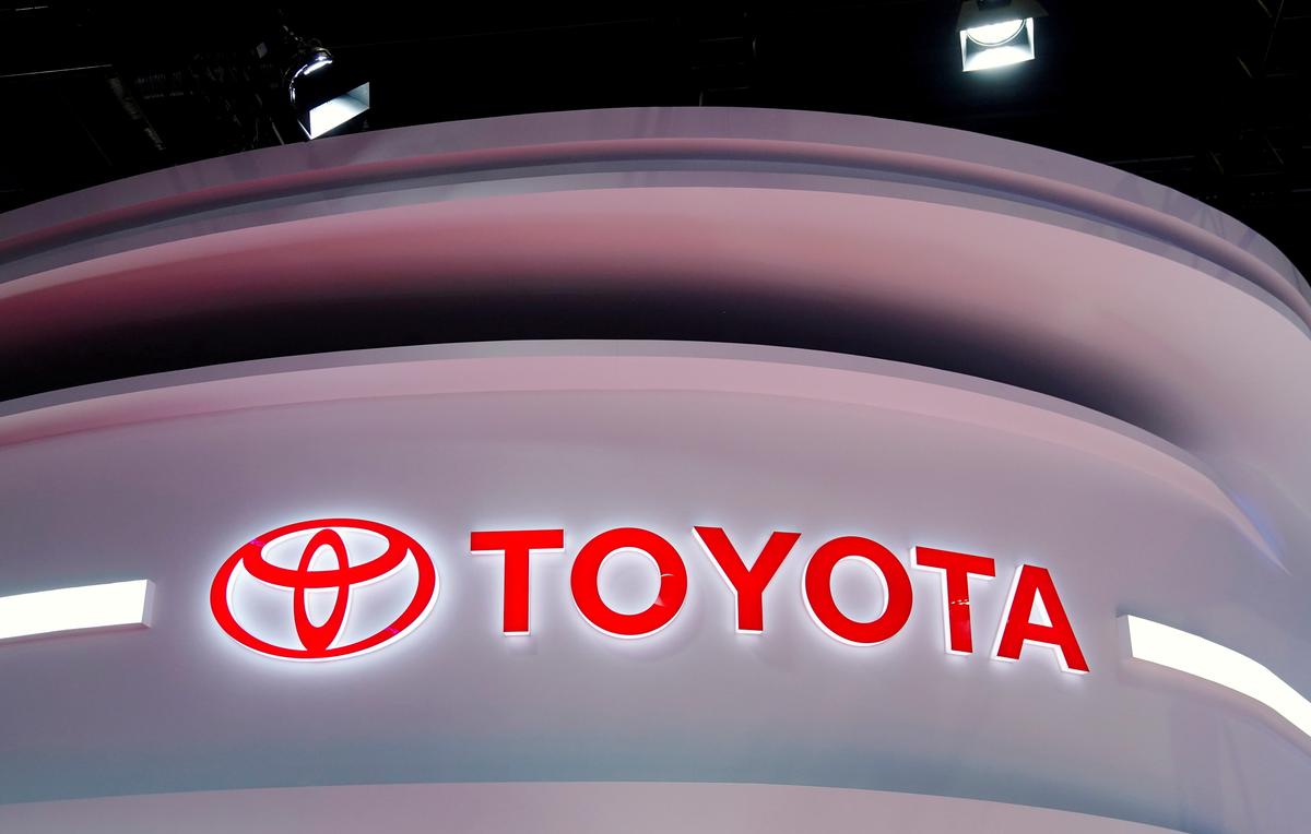 Toyota Extends Japan Production Stoppages