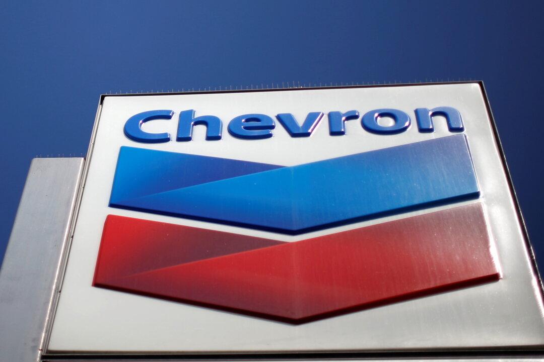 Chevron Tops Estimates With 1st Quarter Profit Gain Despite Slide in Oil Prices