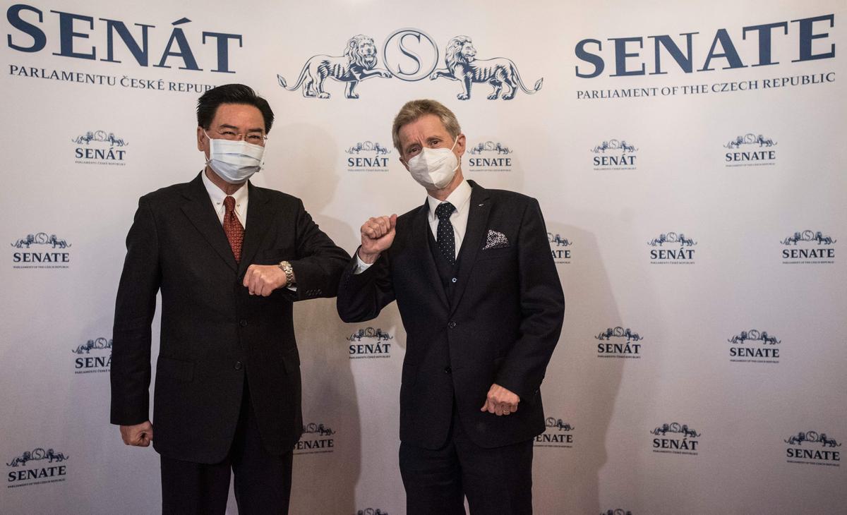 Taiwanese Official’s Visit to Czech Republic a Blow to Beijing: Experts