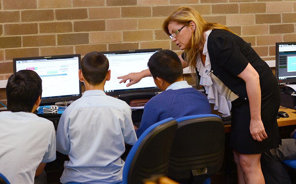 Higher Entry Standards and ‘Old-School’ Teaching Methods Needed for Better Teachers, Says Expert Panel