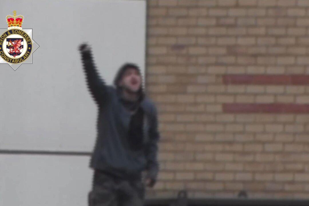 UK: ‘Kill the Bill’ Rioter Convicted of Arson for Torching Police Vans