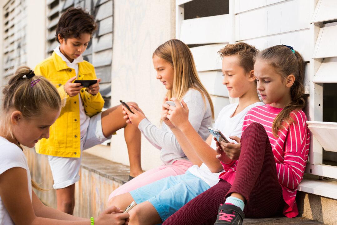 Social Media Isn’t Going Away, but Parents Can Equip Children to Resist the Harms