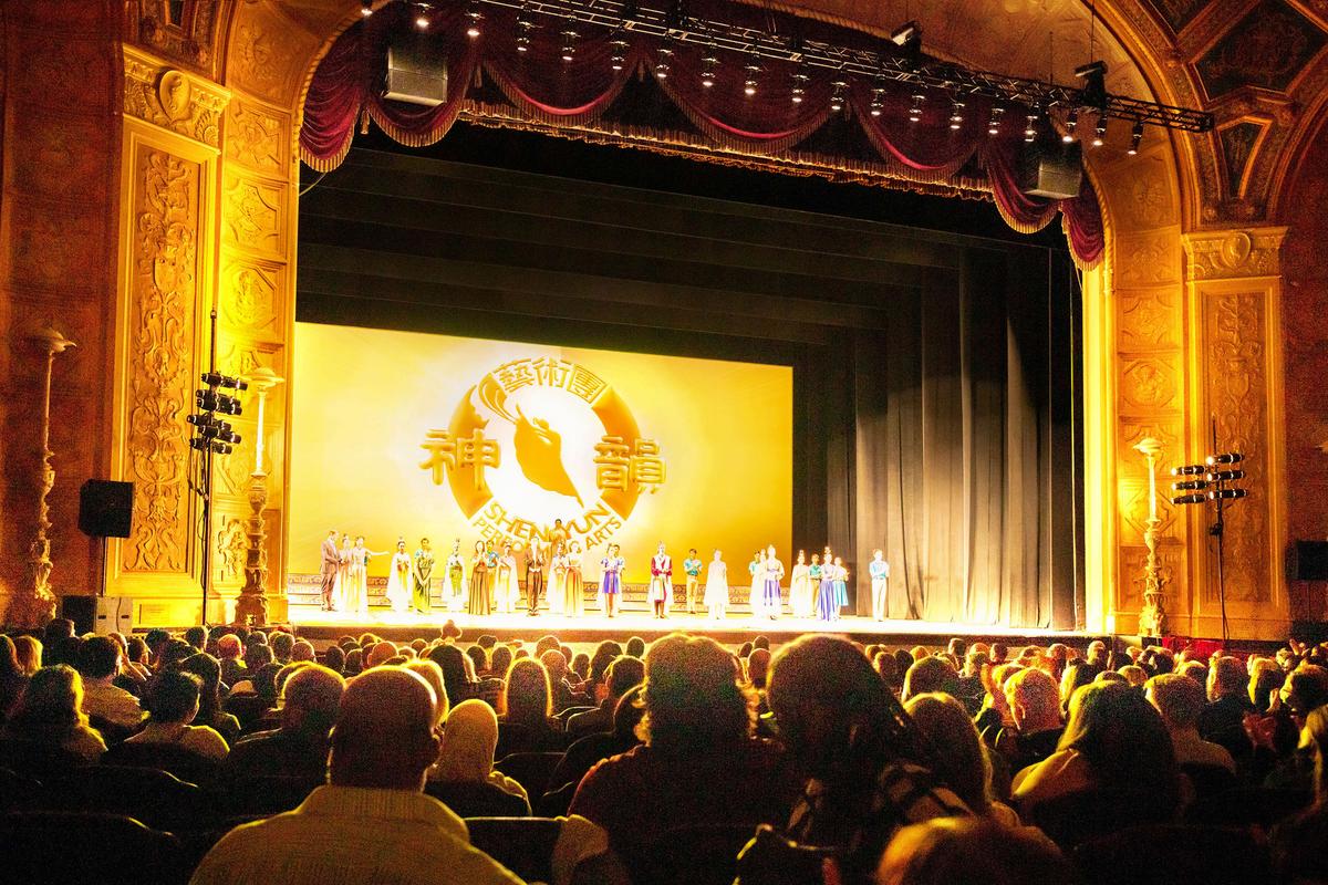 Two Detroit Teachers Delighted by Shen Yun