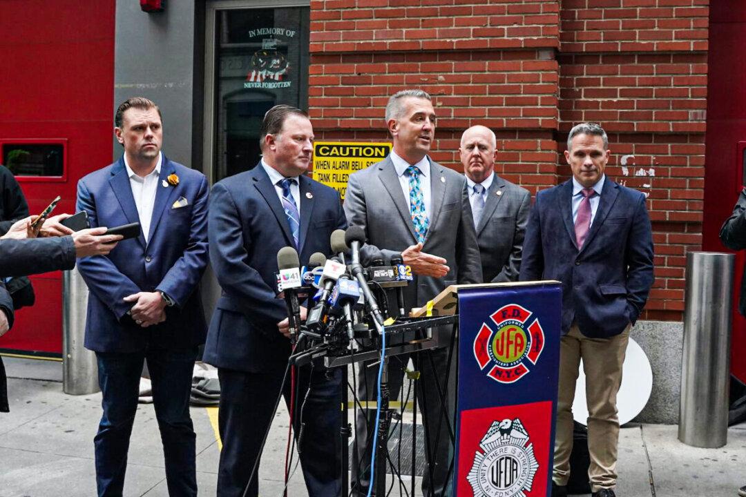 Dozens of NYC Firehouses Could Close on Monday Due to Vaccine Mandate: Union President