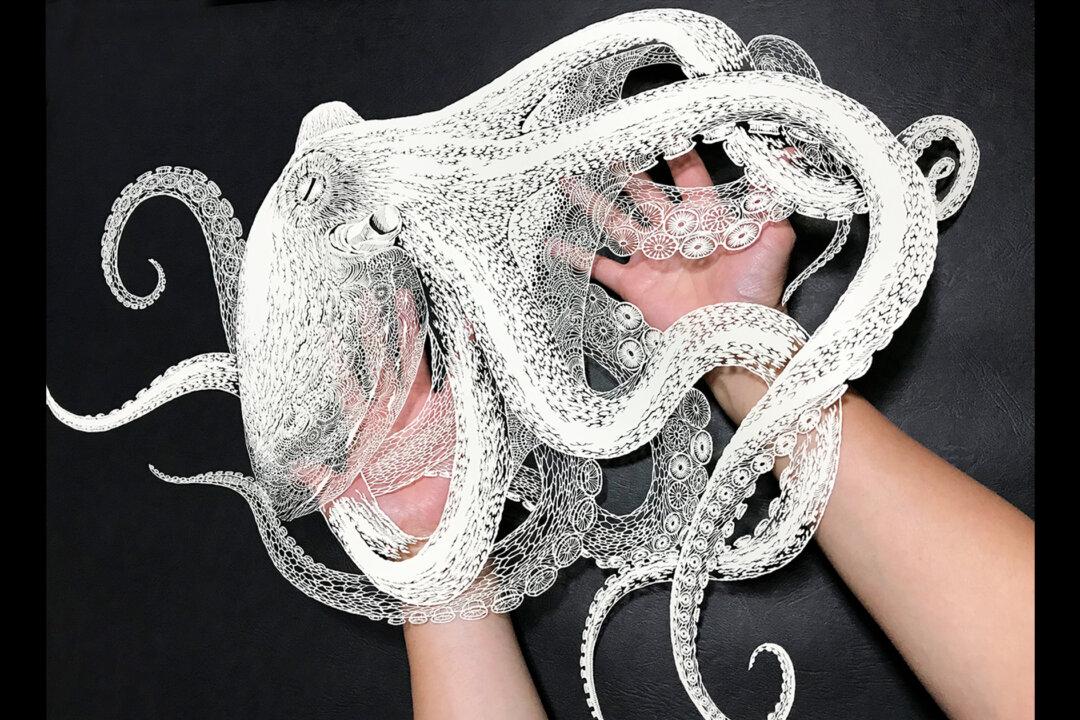 Amazing Japanese Artist Hand Cuts 3-Dimensional Octopus From a Single Sheet of Paper