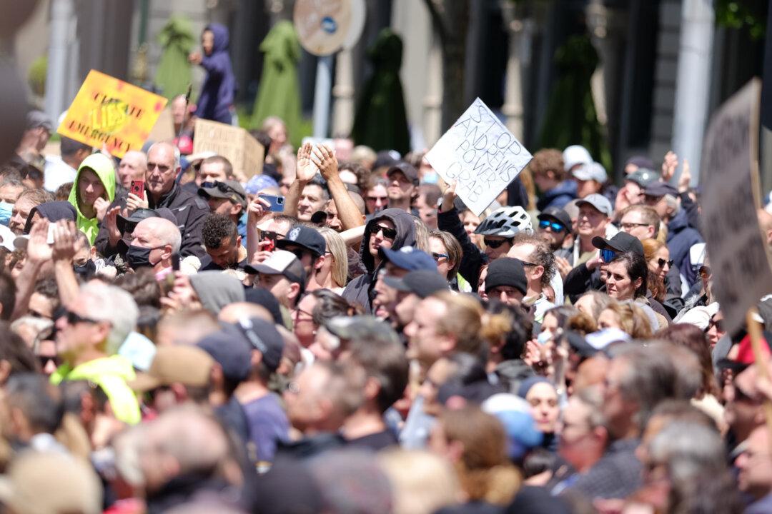 Thousands of Protesters Rally in Melbourne, Australia, to Oppose Pandemic Legislation