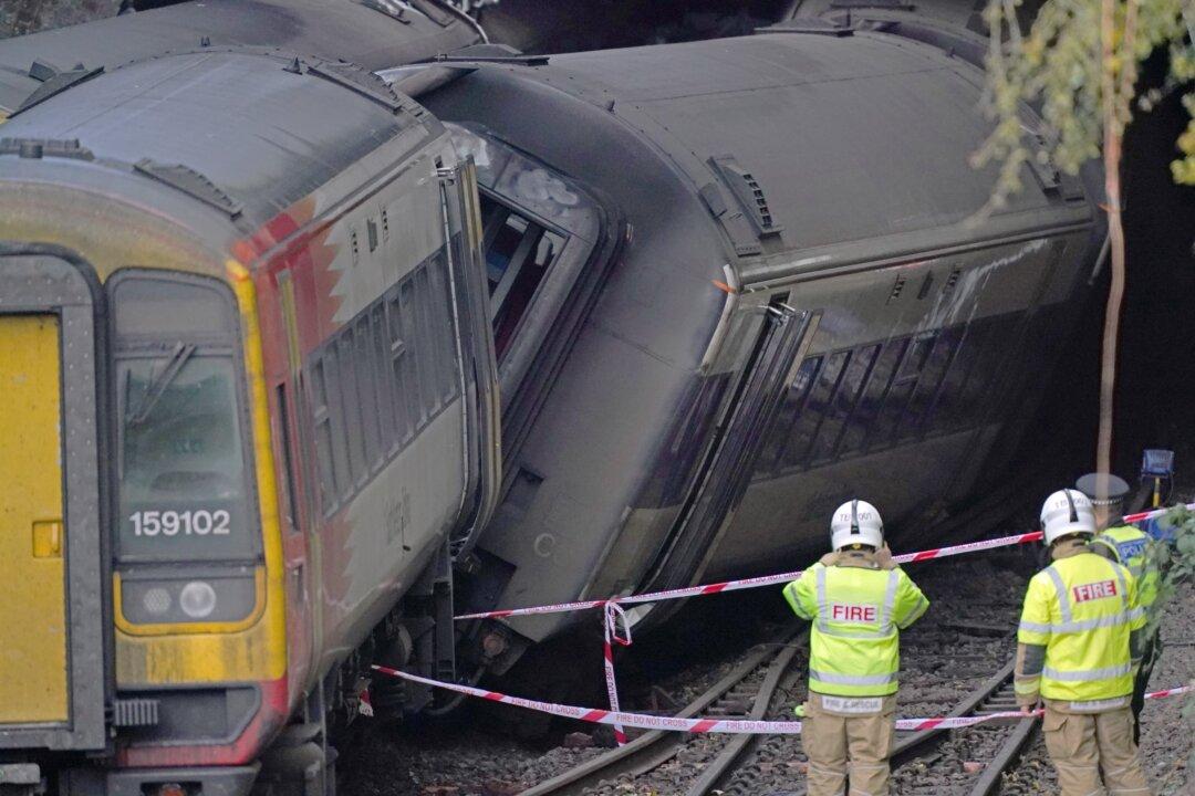 Disruption to Trains in Southern England Expected for Several Days After Crash