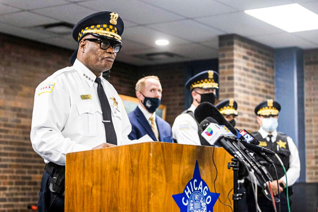 Judge Pauses Chicago Vaccine Mandate Deadline for Police