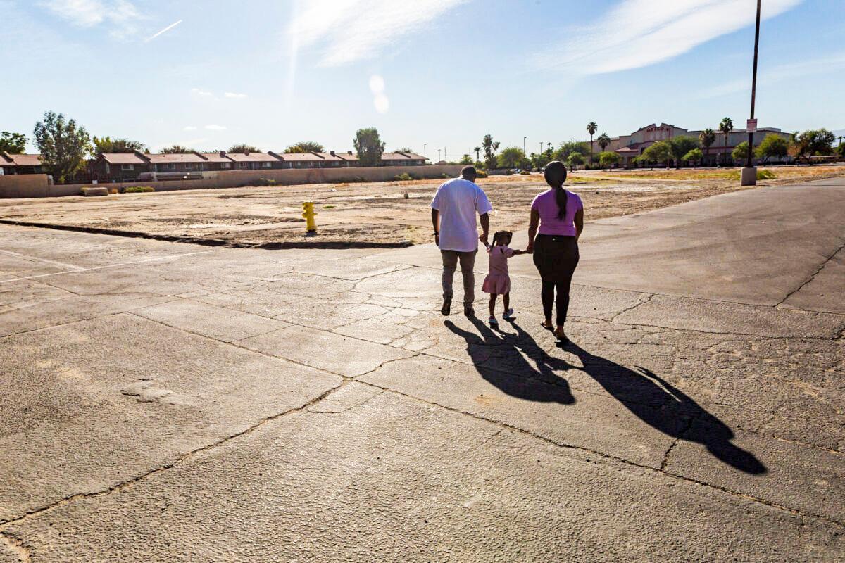 Colombian Family Seeks Asylum in US, Flees Extortion, Violence