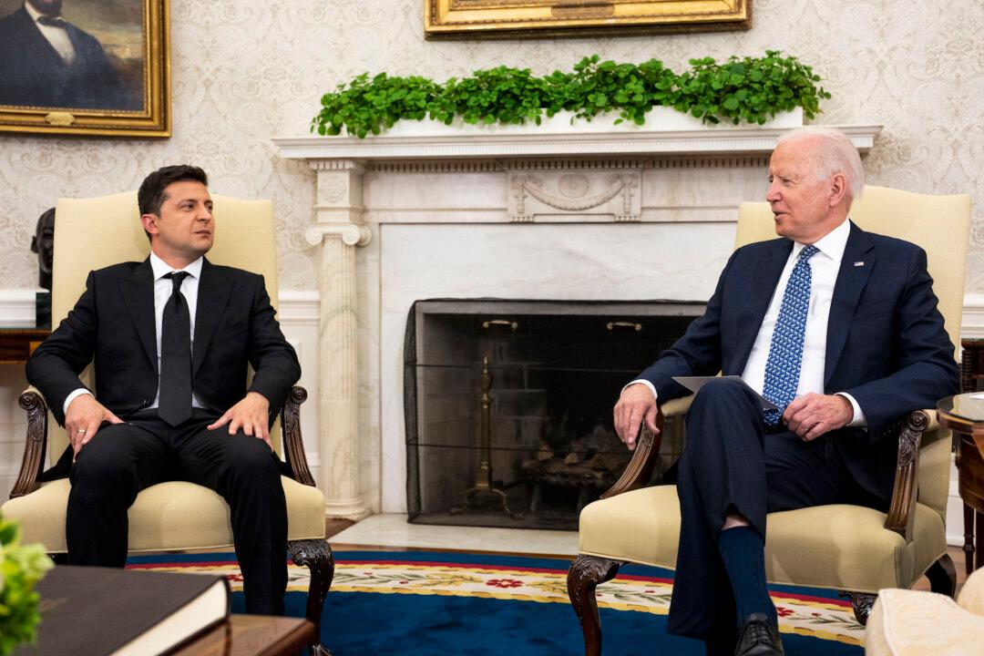 Zelenskyy Speaks With Biden, Says Two Discussed ‘Specific Defensive Support’