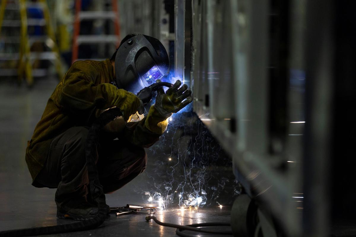 US Factory Orders Unexpectedly Rise in September