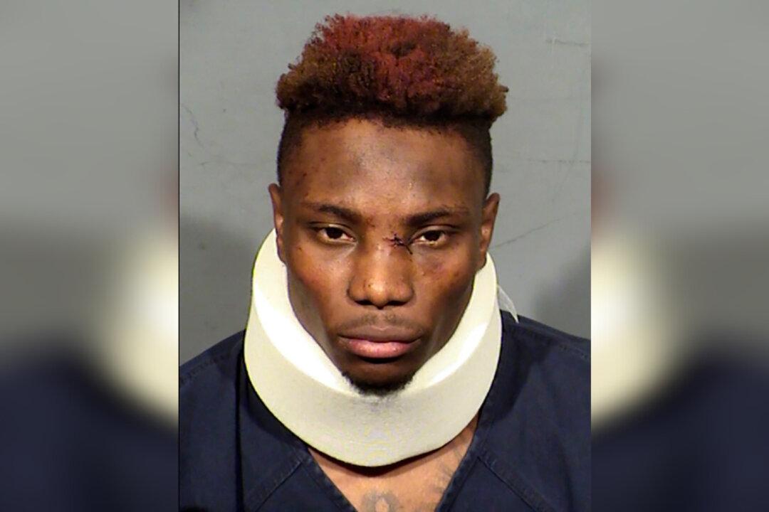 Derek Carr: Henry Ruggs III Needs to Be Loved Right Now