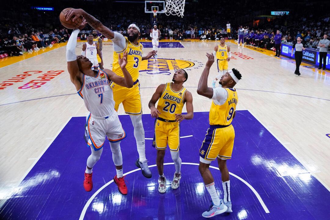 Thunder Roar Back to Beat Lakers Again, 107-104