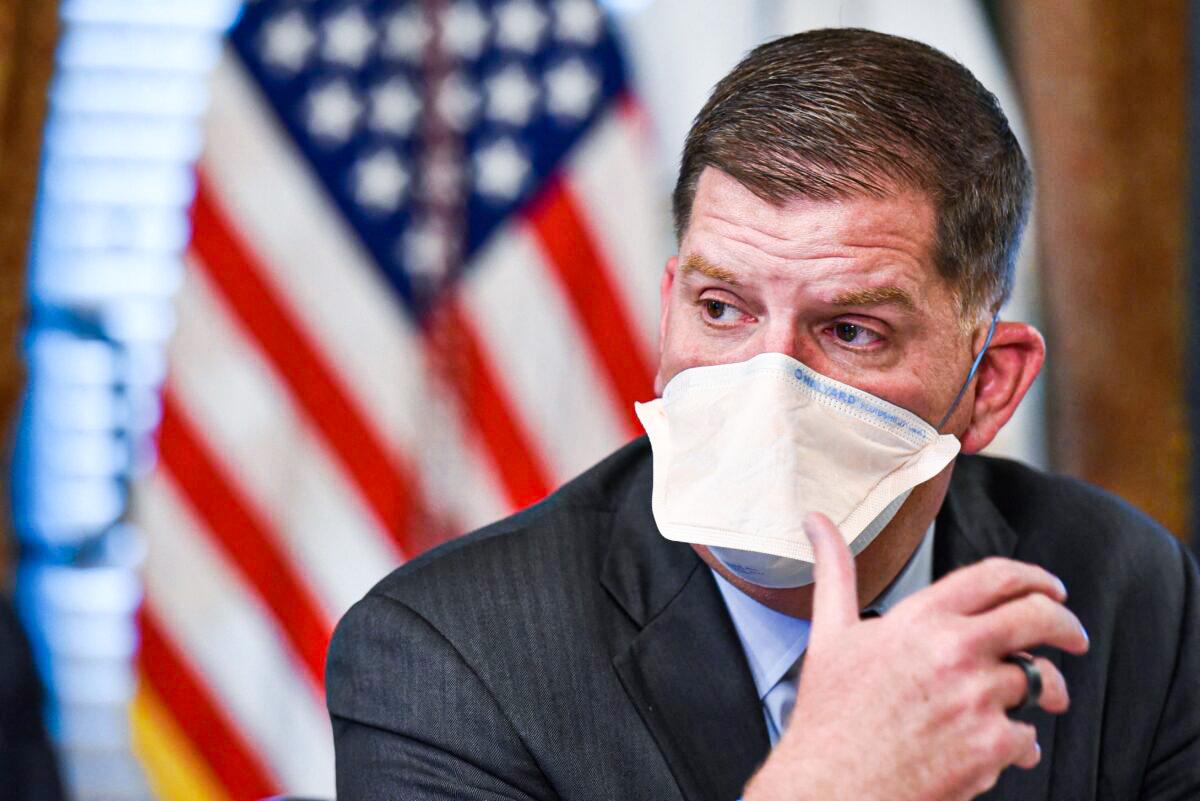 OSHA COVID-19 Vaccine Rule May Be Expanded to Small Businesses: Labor Department