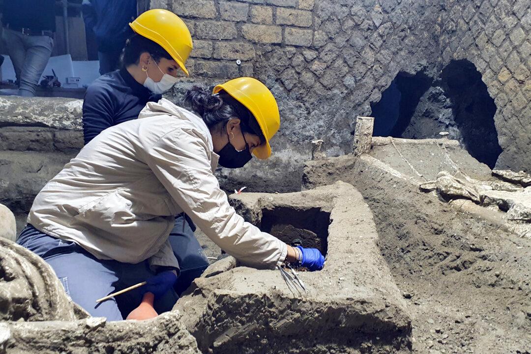 Pompeii Dig Yields Rare Window on Daily Life of Enslaved