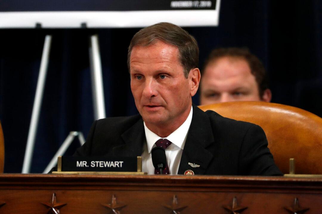Thousands of Intelligence Personnel Refusing Vaccine Potentially Face Dismissal: GOP Lawmaker