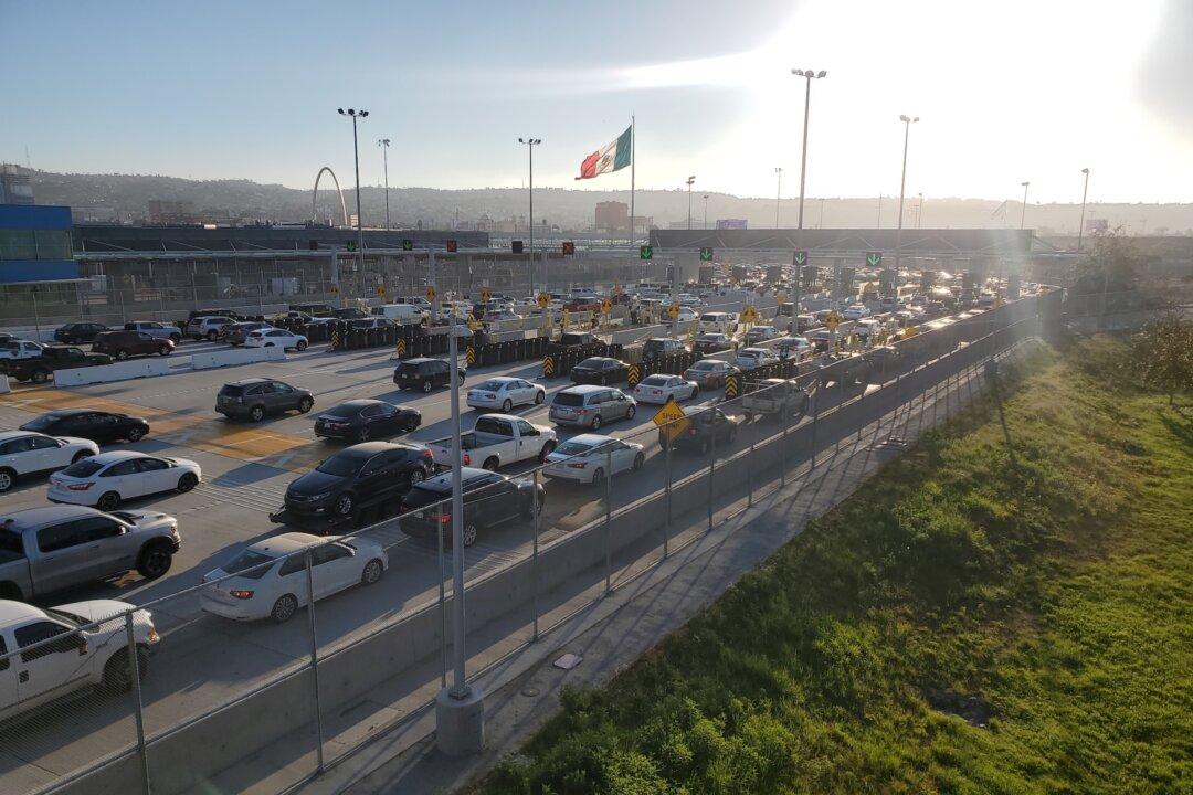US-Mexico Border Reopens to Non-Essential Travel