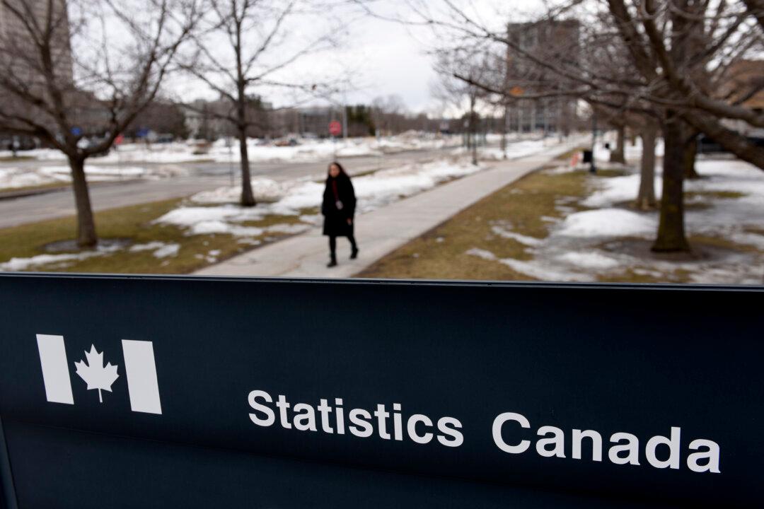 Labour Shortages, Higher Wages for New Hires Could Fuel Inflation, Economist Warns