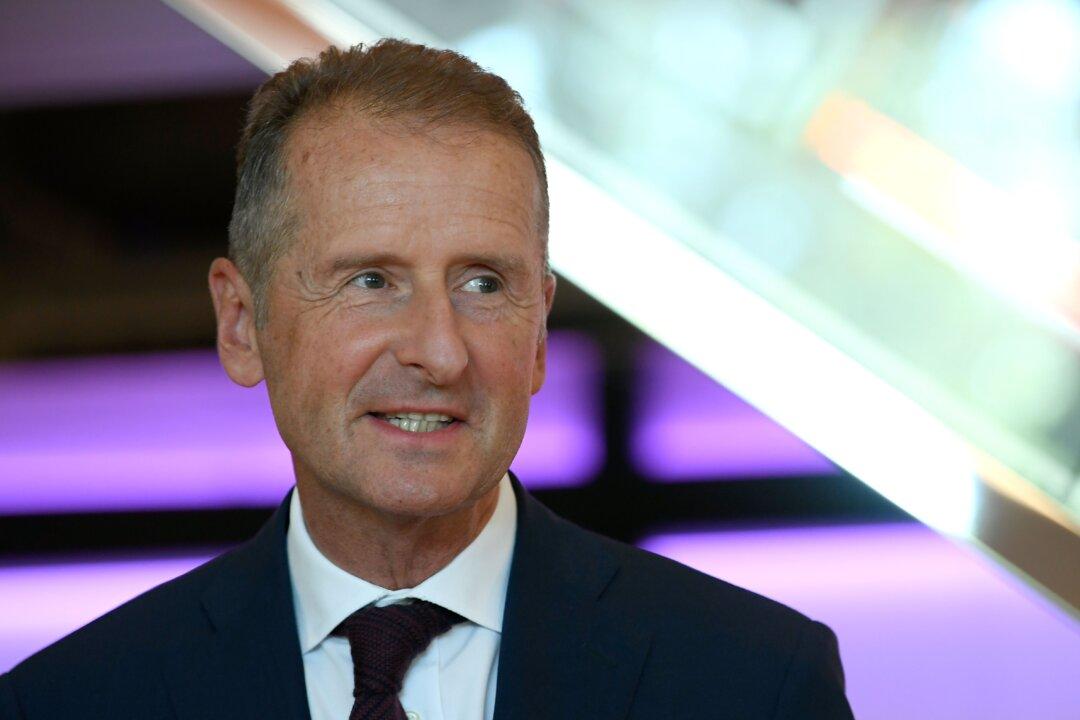 Volkswagen CEO Tells Staff There Are No Plans to Cut 30,000 Jobs