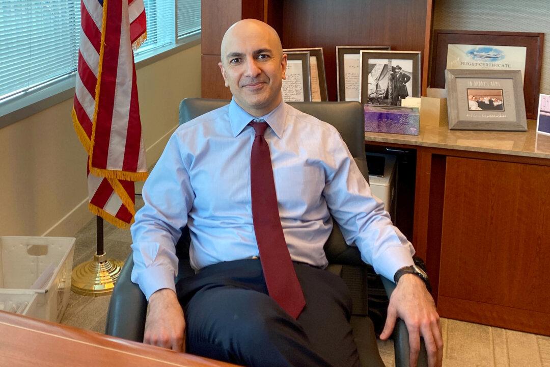 Fed’s Kashkari Expects Inflation to Stay Hot Over Next Few Months