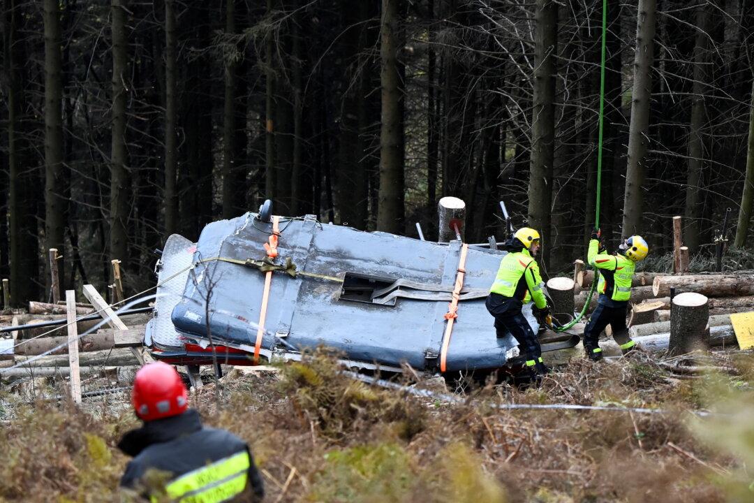Italy Issues Arrest Warrant for Grandfather of Cableway Disaster Survivor