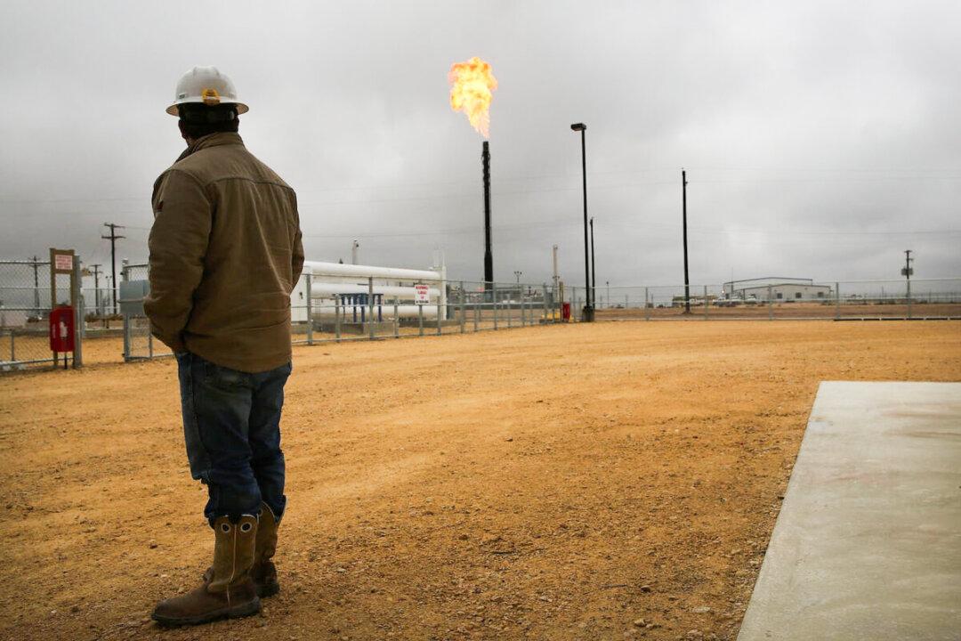 Natural Gas Eyes $8 as Prices Surge to Highest Levels Since 2008