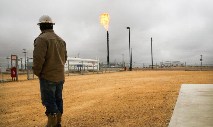 Natural Gas Eyes $8 as Prices Surge to Highest Levels Since 2008