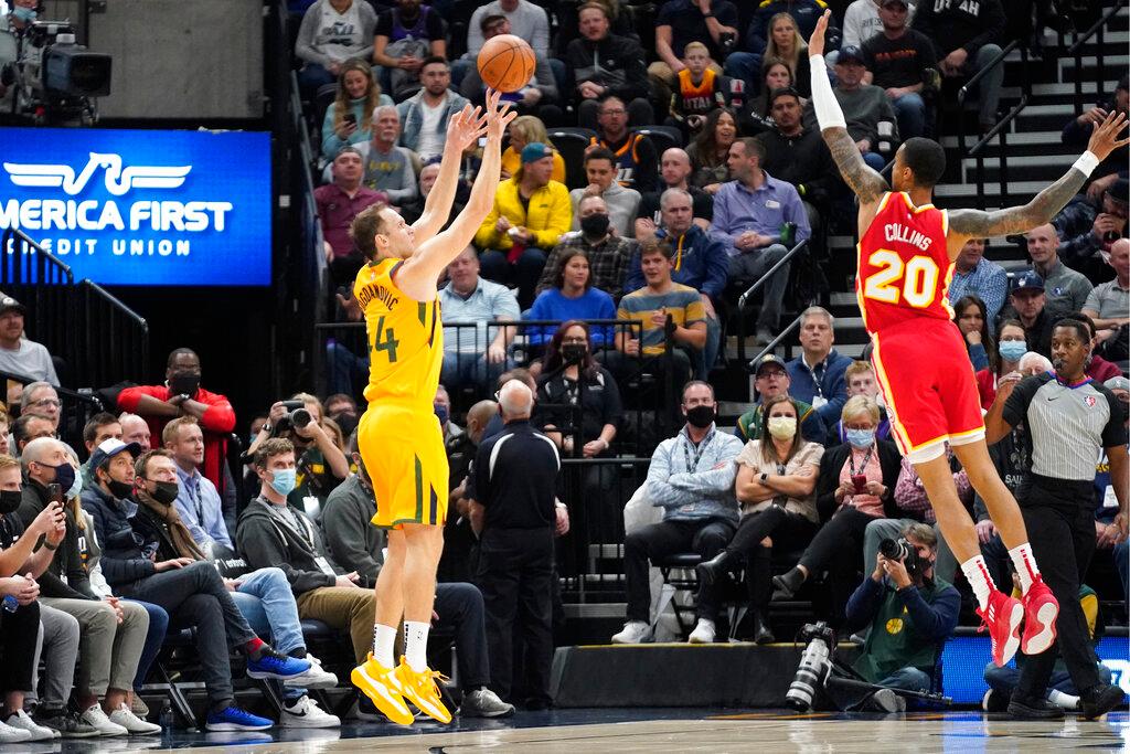 Mitchell scores 27, Jazz pull away to beat Hawks 110–98