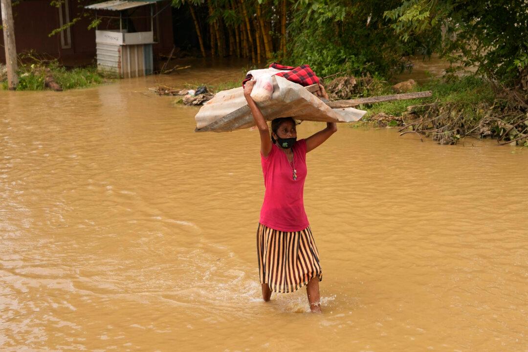 Heavy Rains in Sri Lanka, South India Kill at Least 25