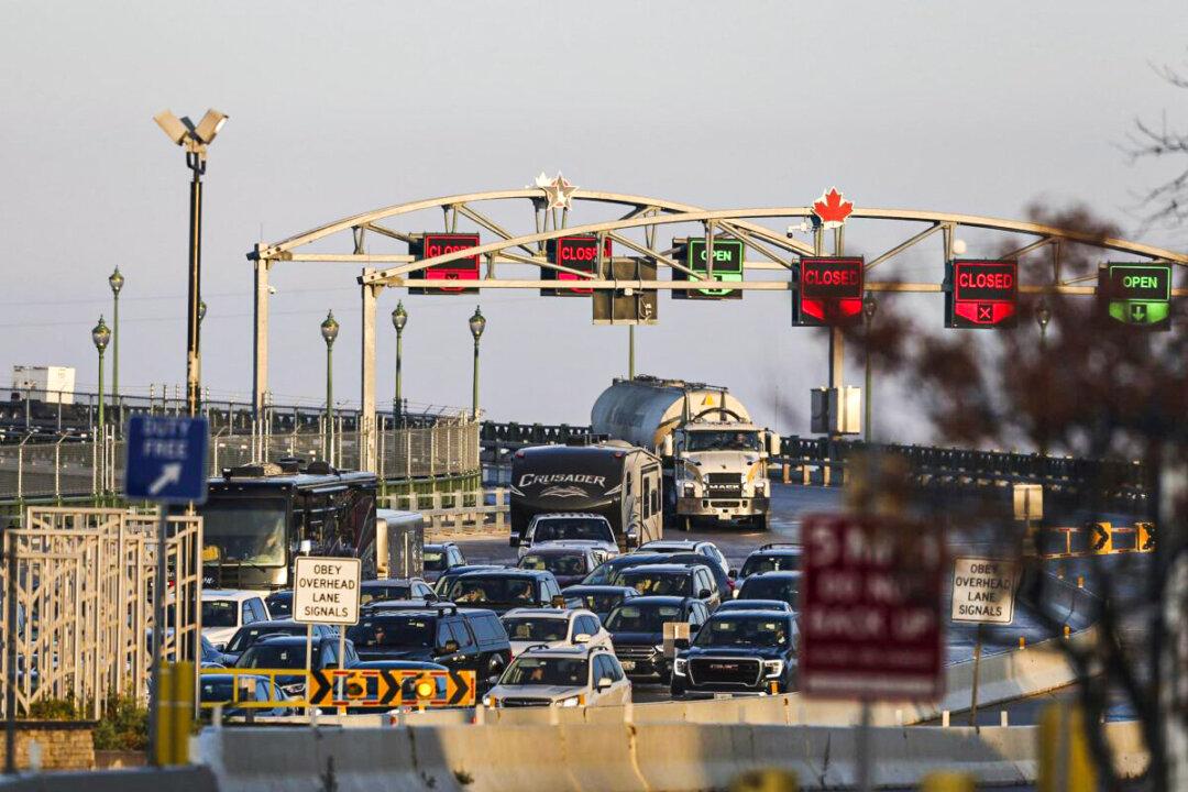 US Reopens Borders to ‘Nonessential’ Travel After 18 Months of Disruption